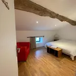 Metairie Du Chateau L L Piscine בית נופש